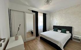 Central Riverfront Apartment