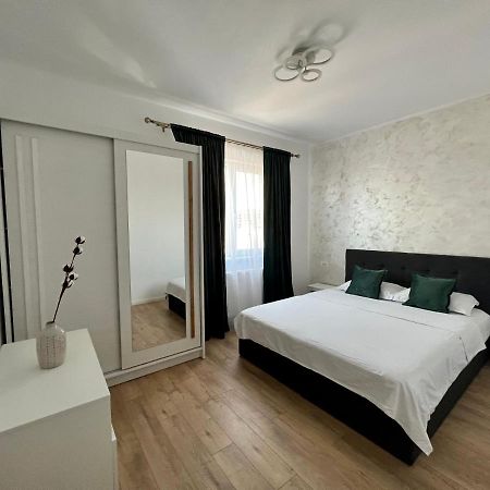 Central Riverfront Apartment Bucureşti Exterior foto